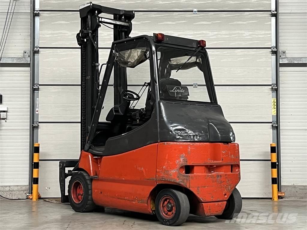 Linde E30 / 03 / 600 Electric Forklifts