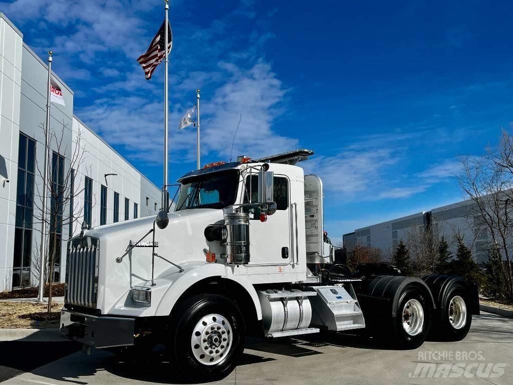 Kenworth T 800 Conventional Trucks / Tractor Trucks