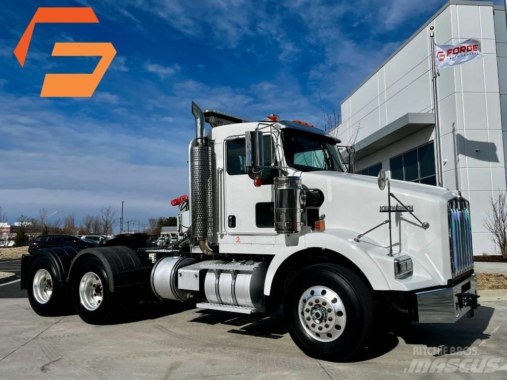 Kenworth T 800 Conventional Trucks / Tractor Trucks