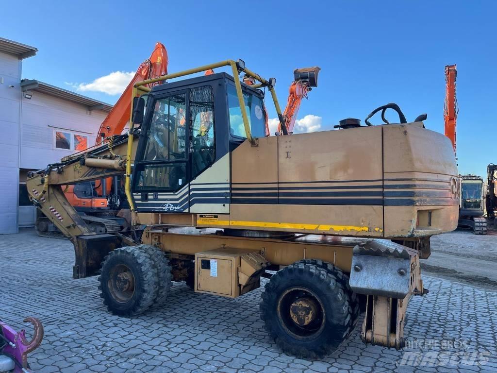 CASE 1088 Long / High Reach excavators