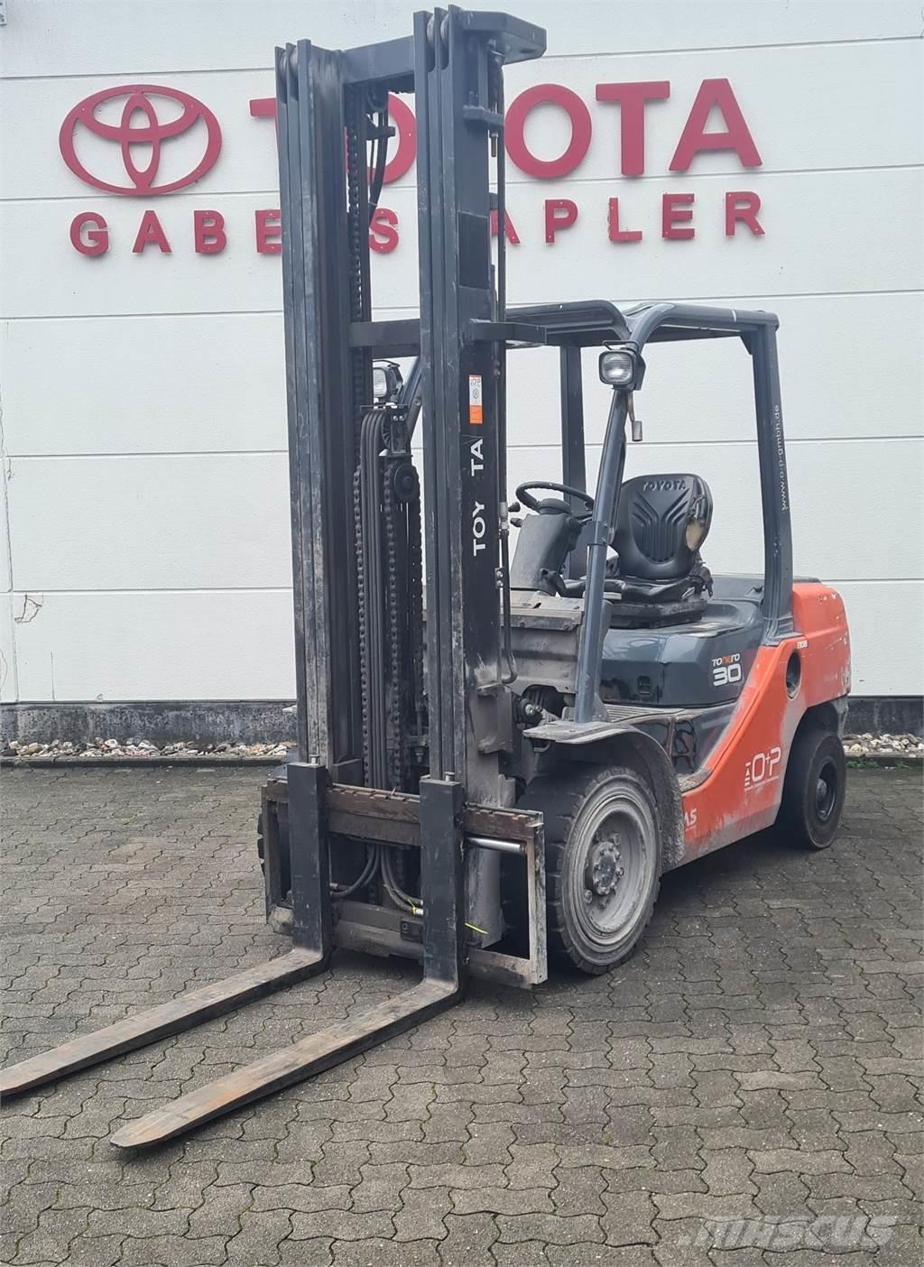 Toyota 02-8FDF30 Diesel Forklifts