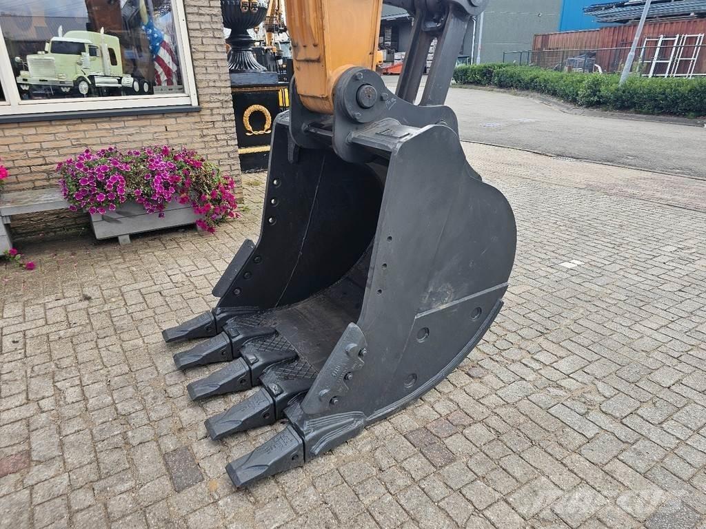 CASE CX220C Crawler Excavators