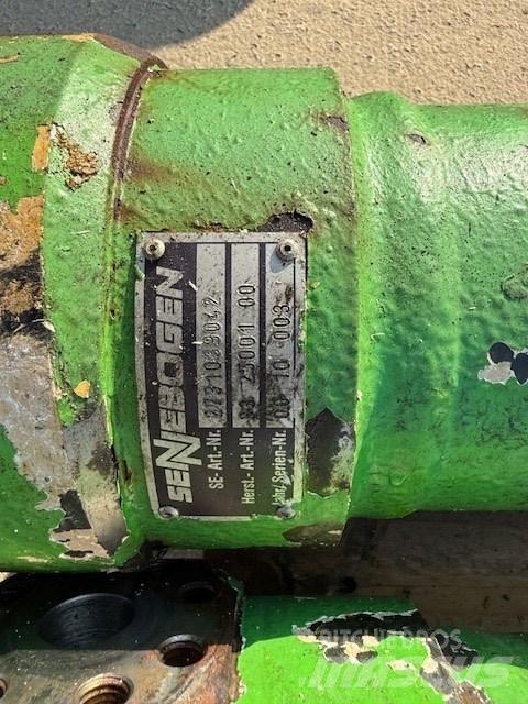 Sennebogen 821 M Hydraulics