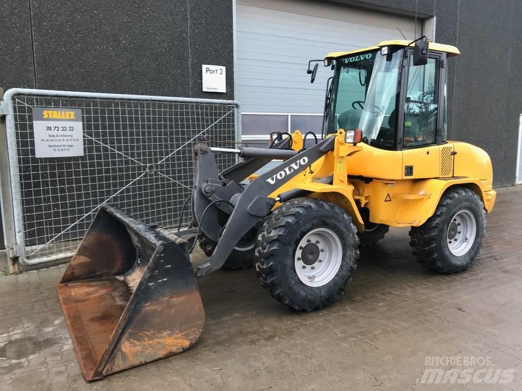 Volvo L30B Wheel Loaders