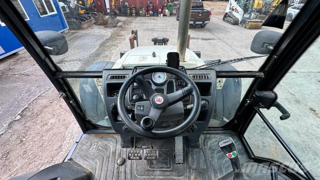 Terex TLB 990 PS Backhoe Loaders