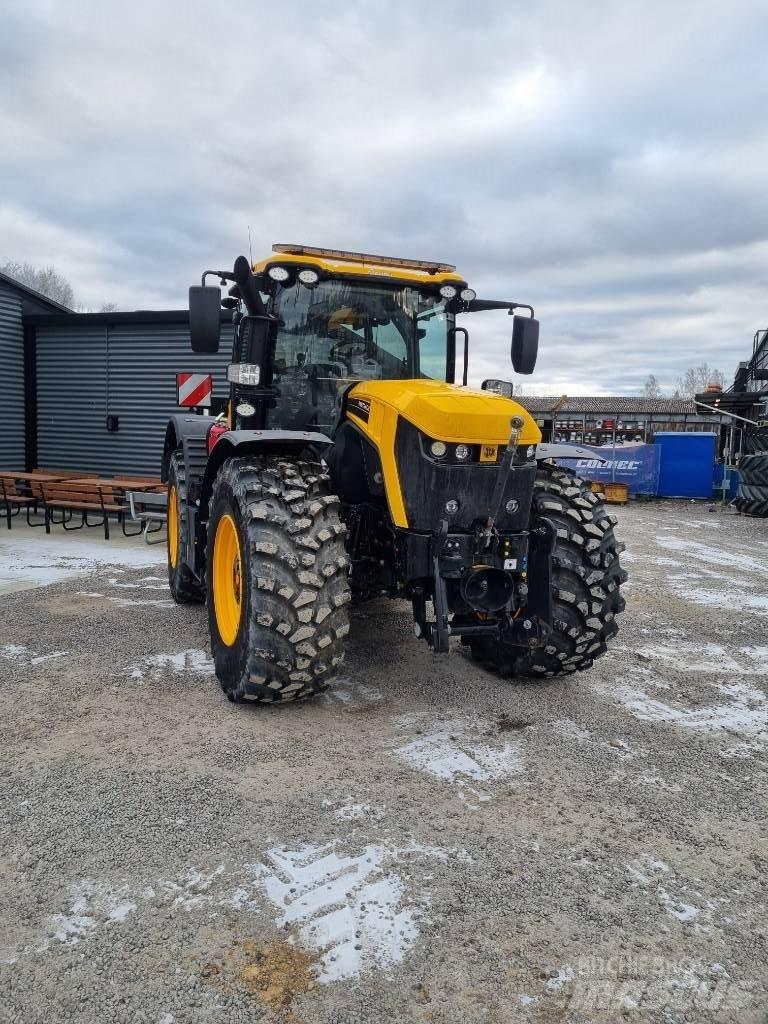 JCB Fastrac 4220 Tractors