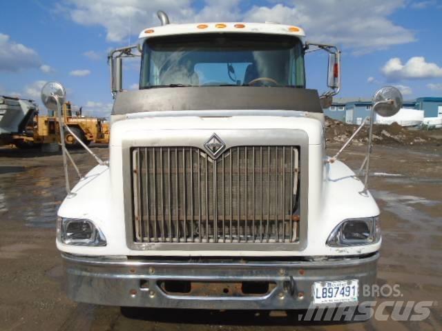 International 9400 i Conventional Trucks / Tractor Trucks