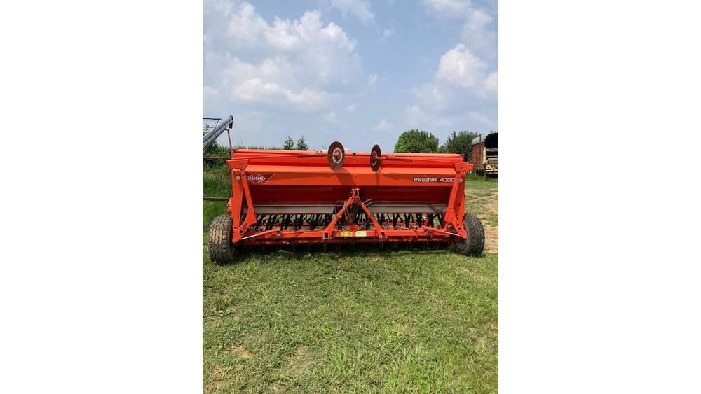 Kuhn 4000 Farm Drills