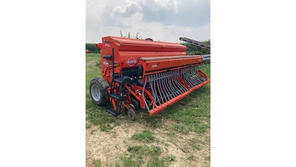 Kuhn 4000 Farm Drills