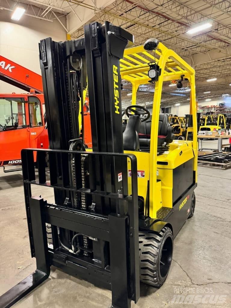 Hyster E100XN Electric Forklifts