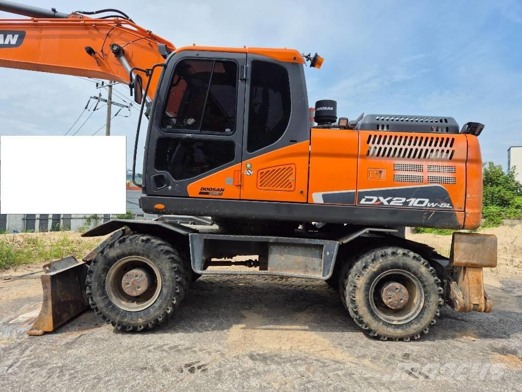 Doosan DX 210 W Wheeled Excavators