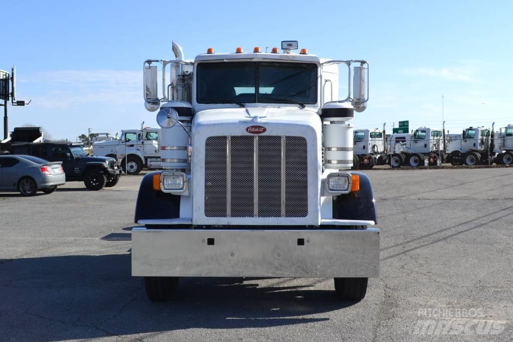 Peterbilt 367 Conventional Trucks / Tractor Trucks