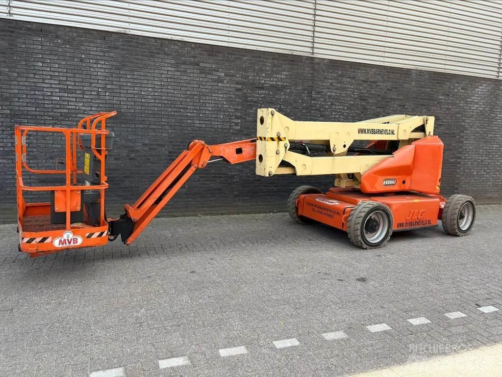 JLG E450AJ Articulated boom lifts