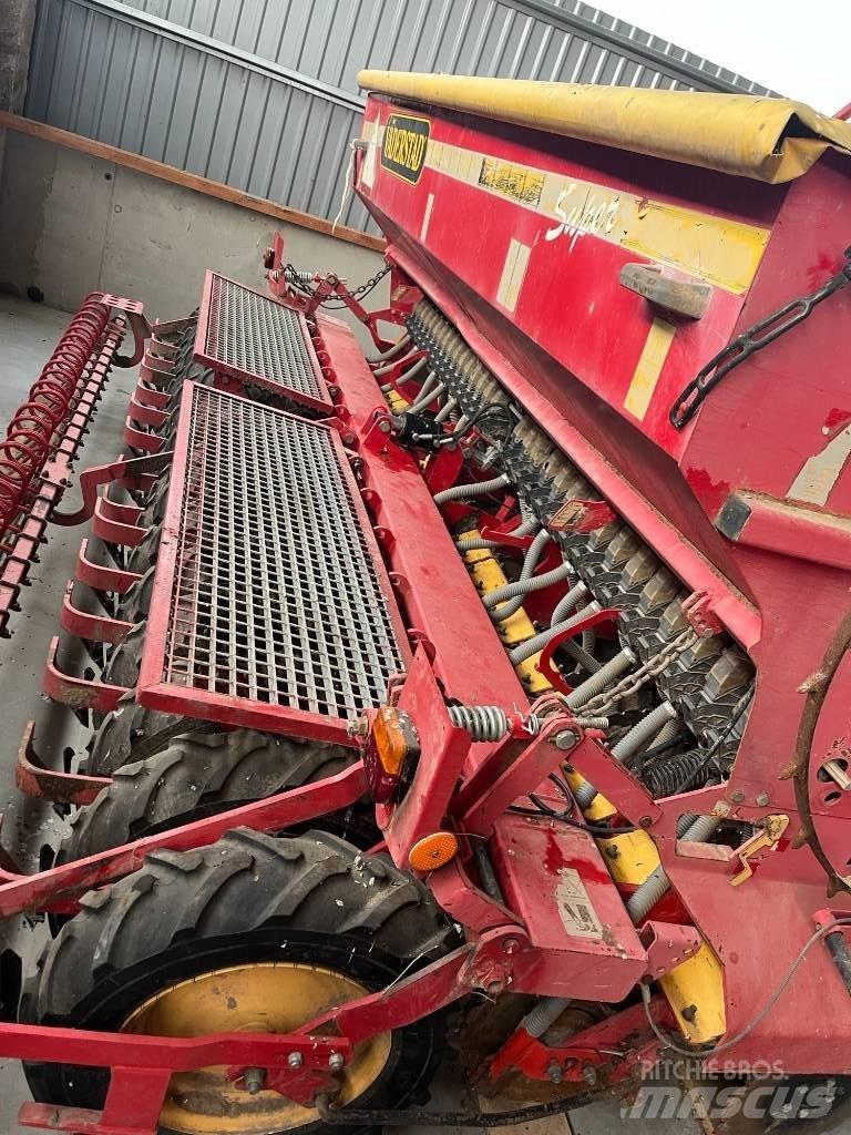 Väderstad Rapid400C Drills