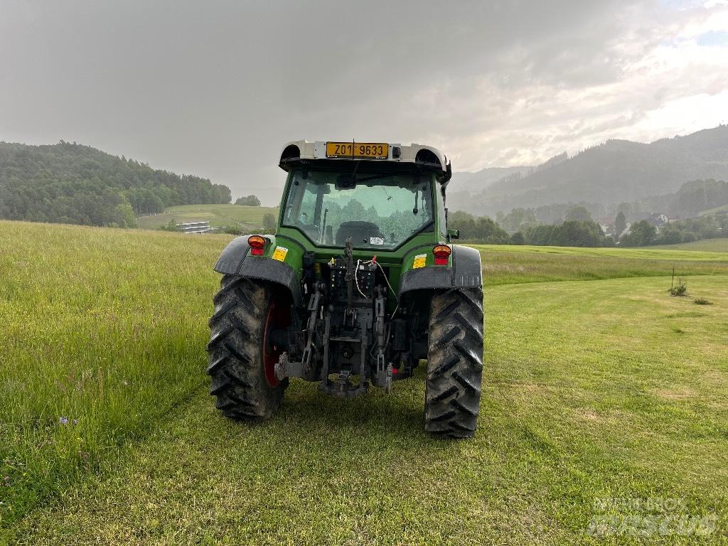 Fendt 211 Vario Tractors