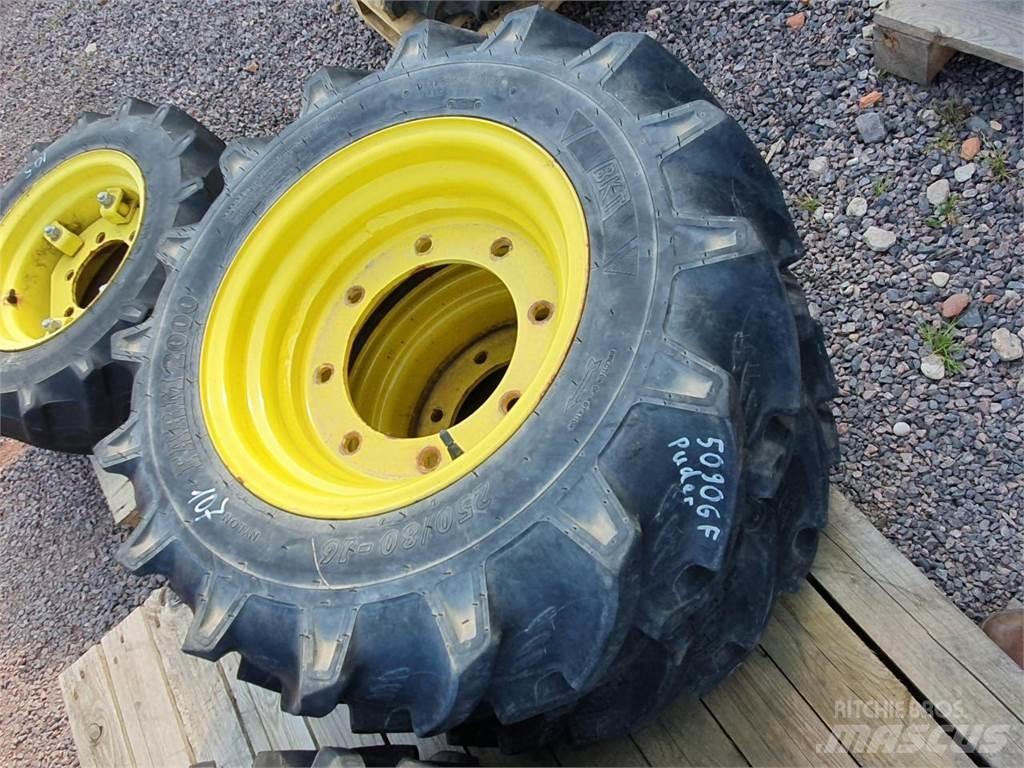 BKT 250/80-16 x2 Tires, wheels and rims