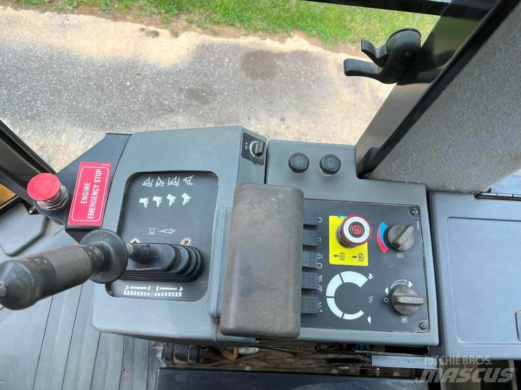 CAT CP 44 Single drum rollers