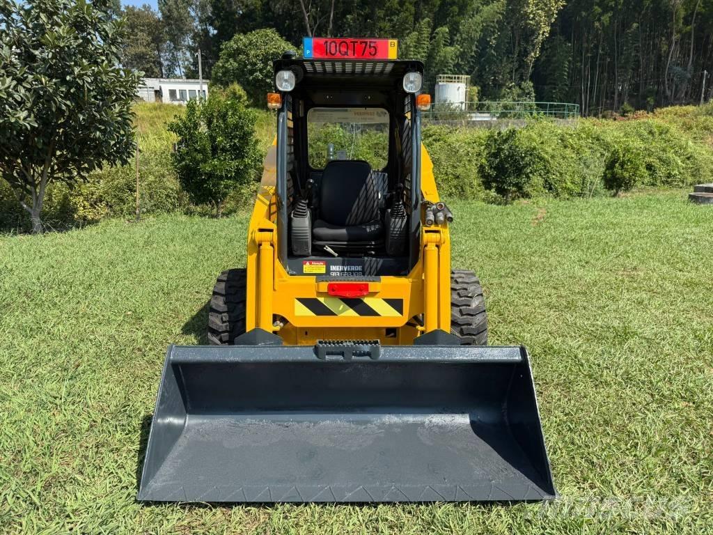 Komatsu SK 820 Skid Steer Loaders