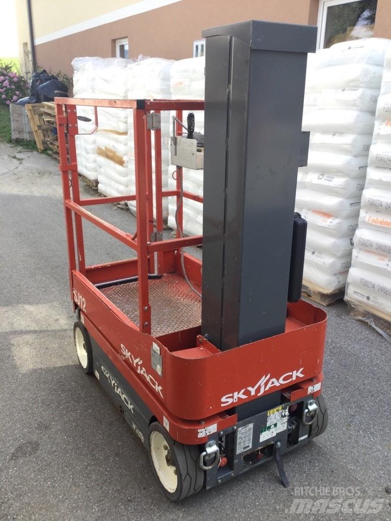 SkyJack SJ 12 Scissor Lifts