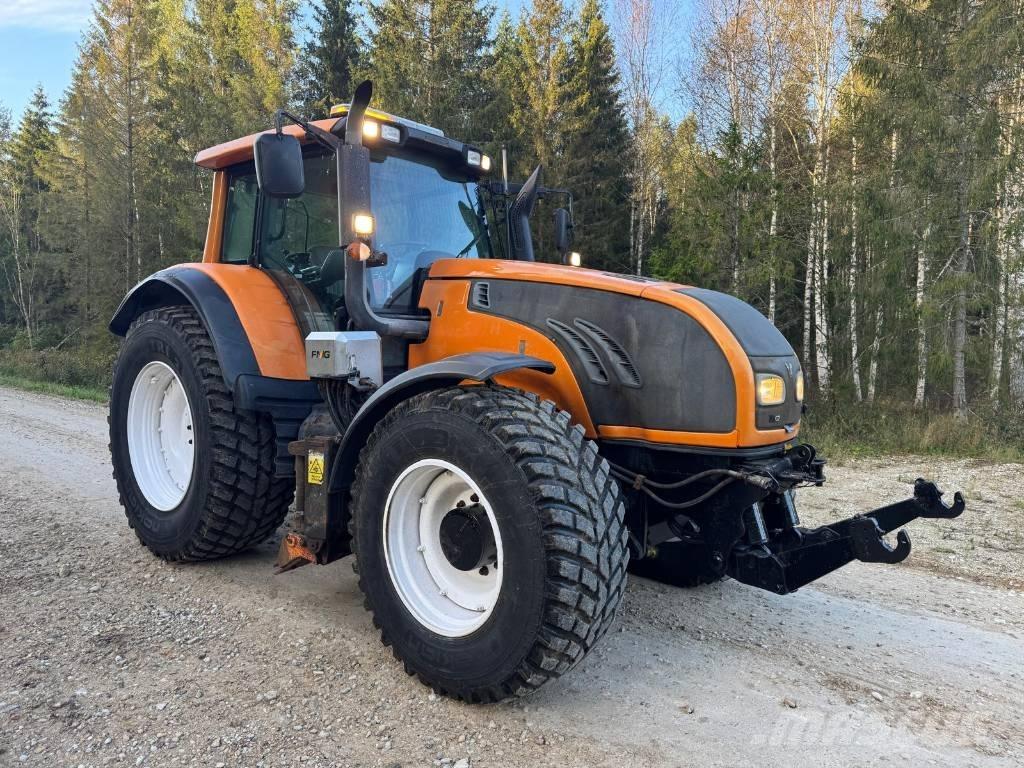Valtra T 202 Versu Tractors