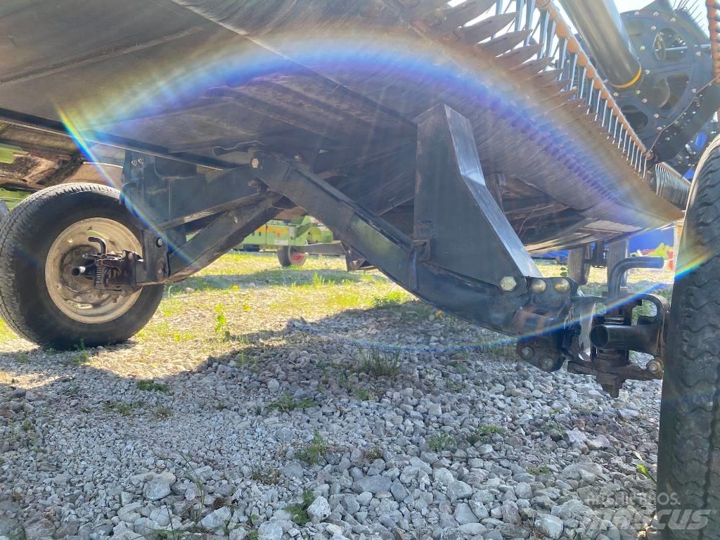 MacDon FD 75 Harvester Headers