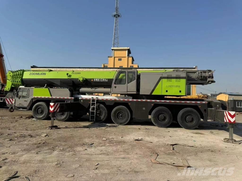 Zoomlion 220 Ton Mobile and all terrain cranes