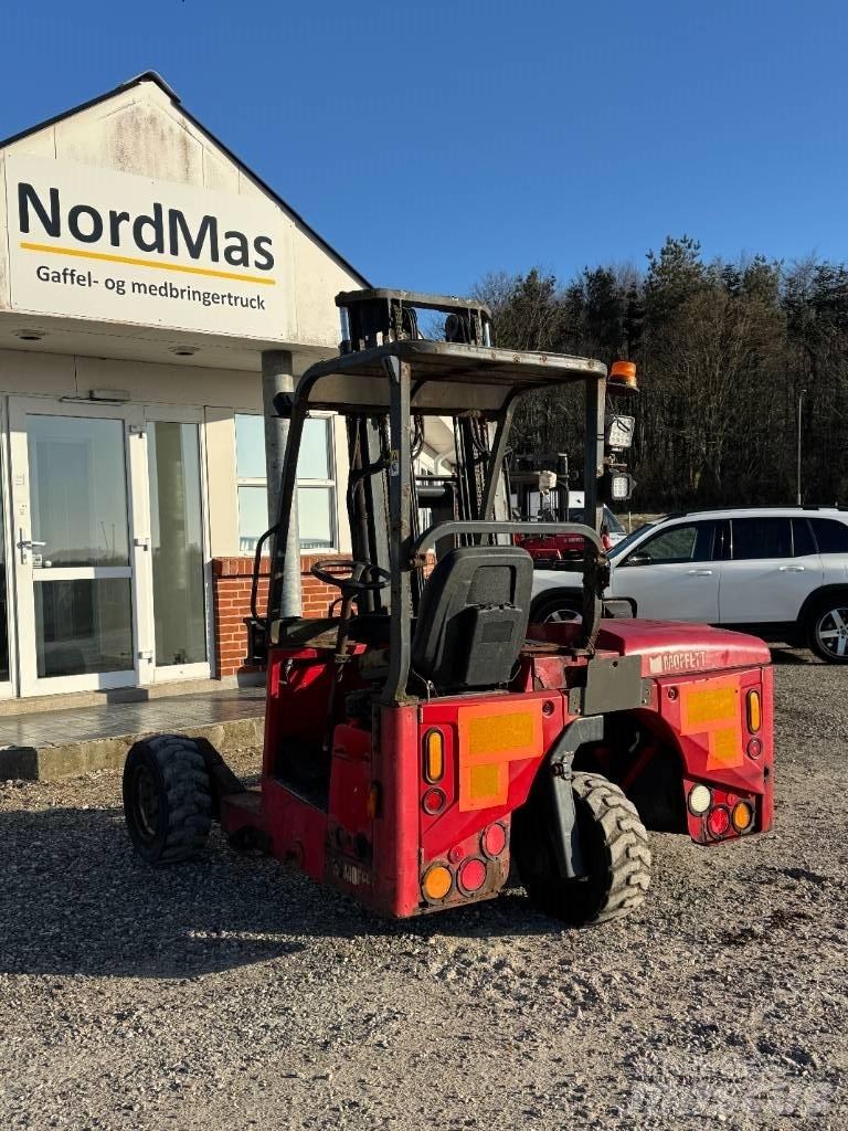 Moffett M4 25.3 Diesel Forklifts