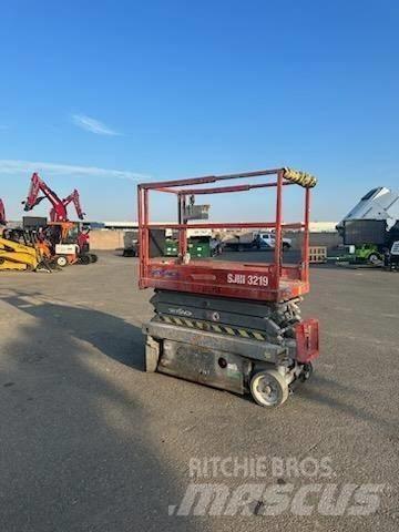 SkyJack SJIII3219 Scissor Lifts