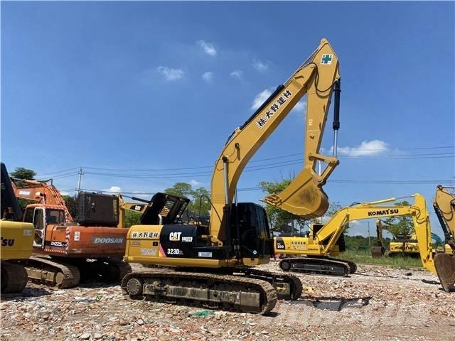 CAT 323D Crawler Excavators