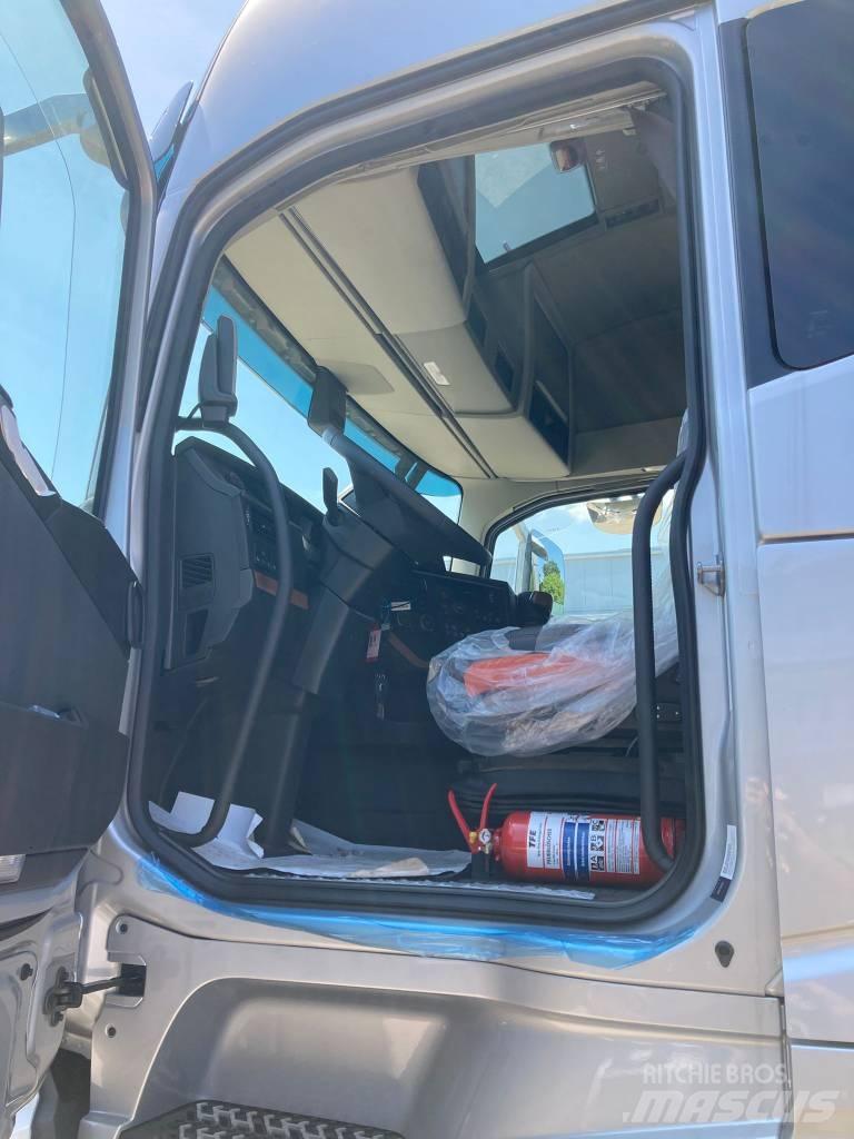 Volvo FH16-650 Boom / Crane / Bucket Trucks