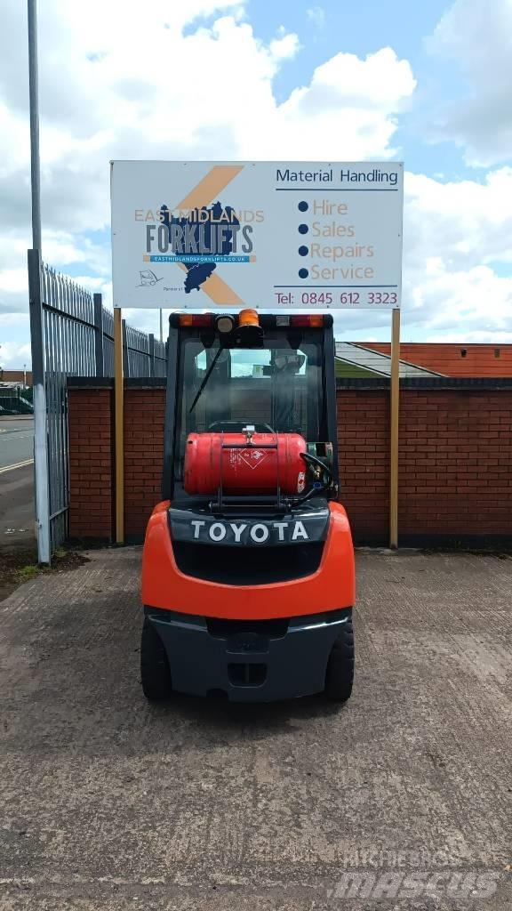 Toyota 02-8 FGF25 LPG trucks