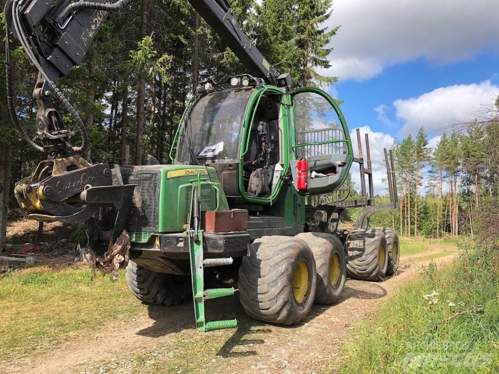 John Deere 810 E Forwarders