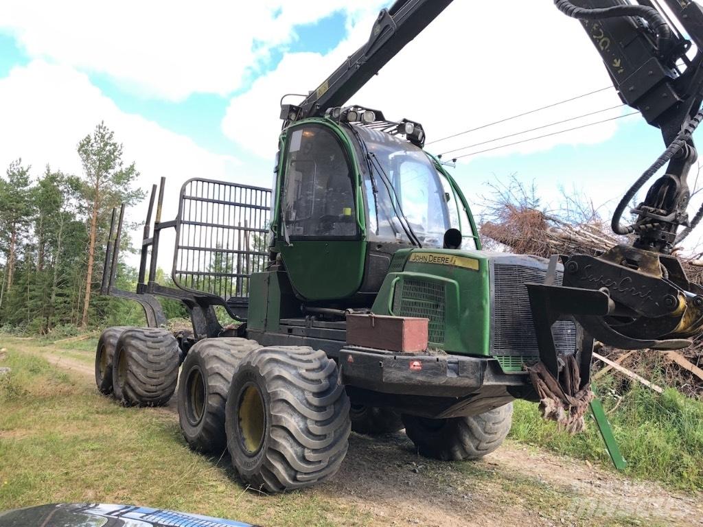 John Deere 810 E Forwarders