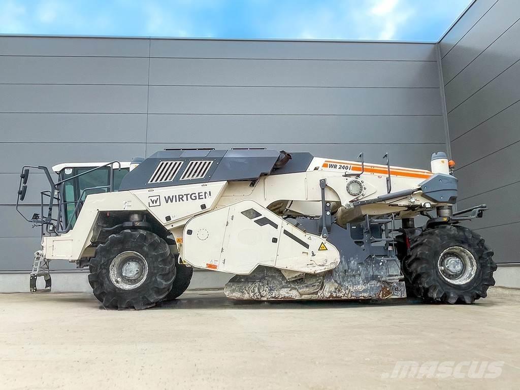 Wirtgen WR 240I Asphalt Recycling Equipment