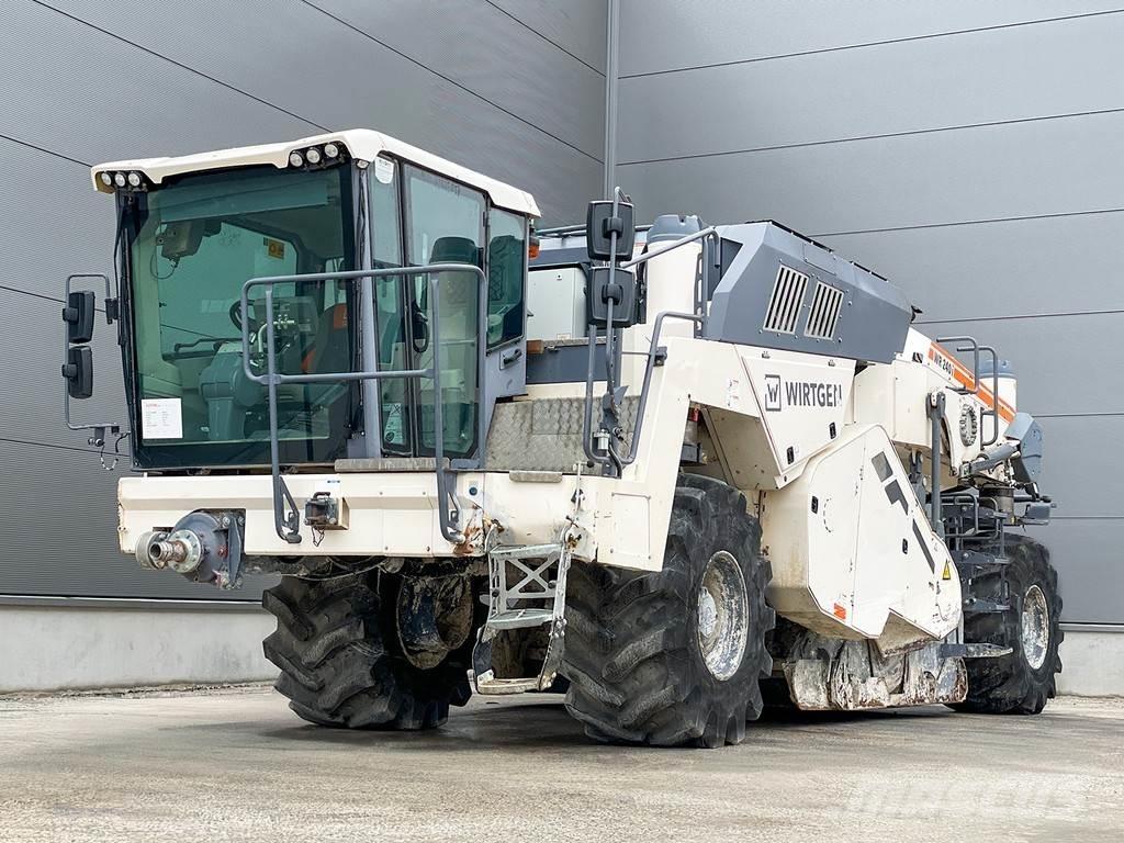 Wirtgen WR 240I Asphalt Recycling Equipment