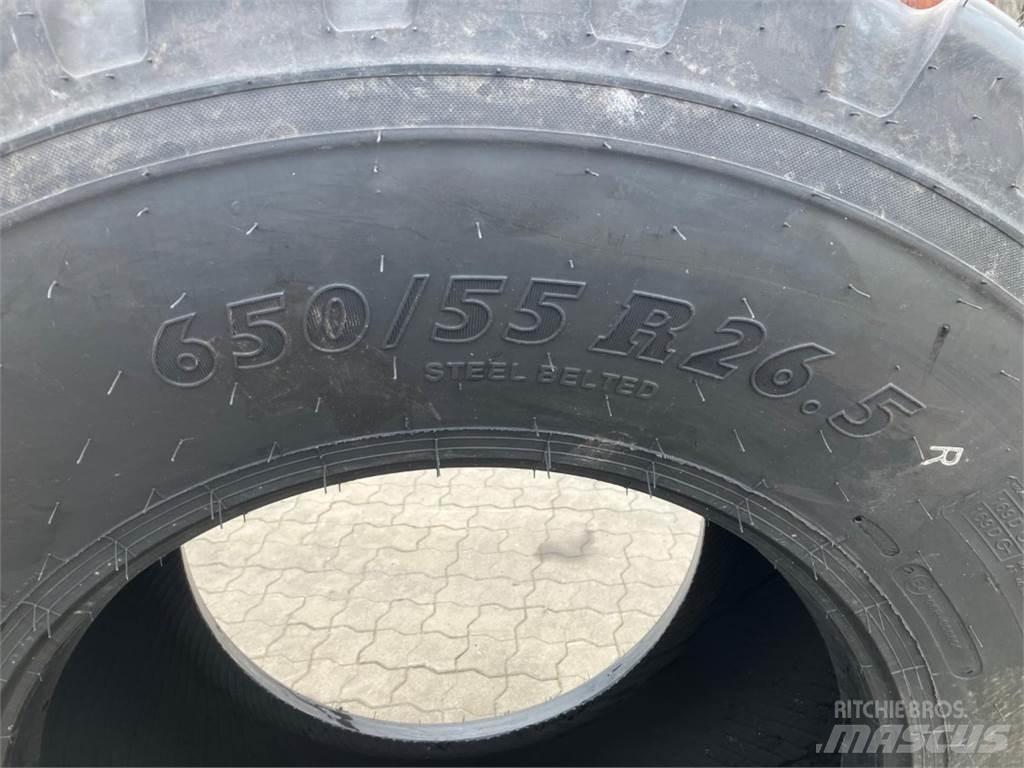 BKT 650/55R26,5 Tires, wheels and rims