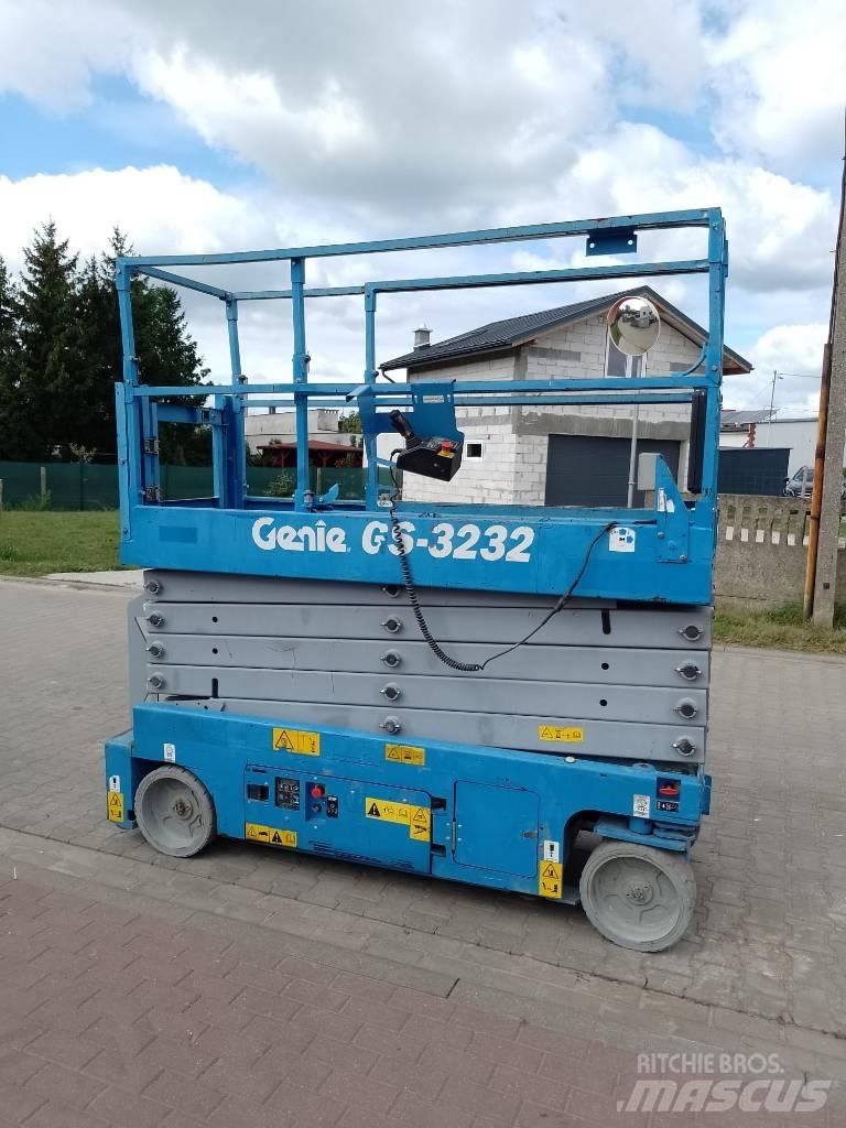 Genie GS 3232 Scissor Lifts