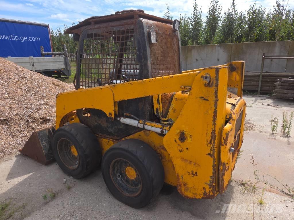 Komatsu SK 714 Skid steer loaders