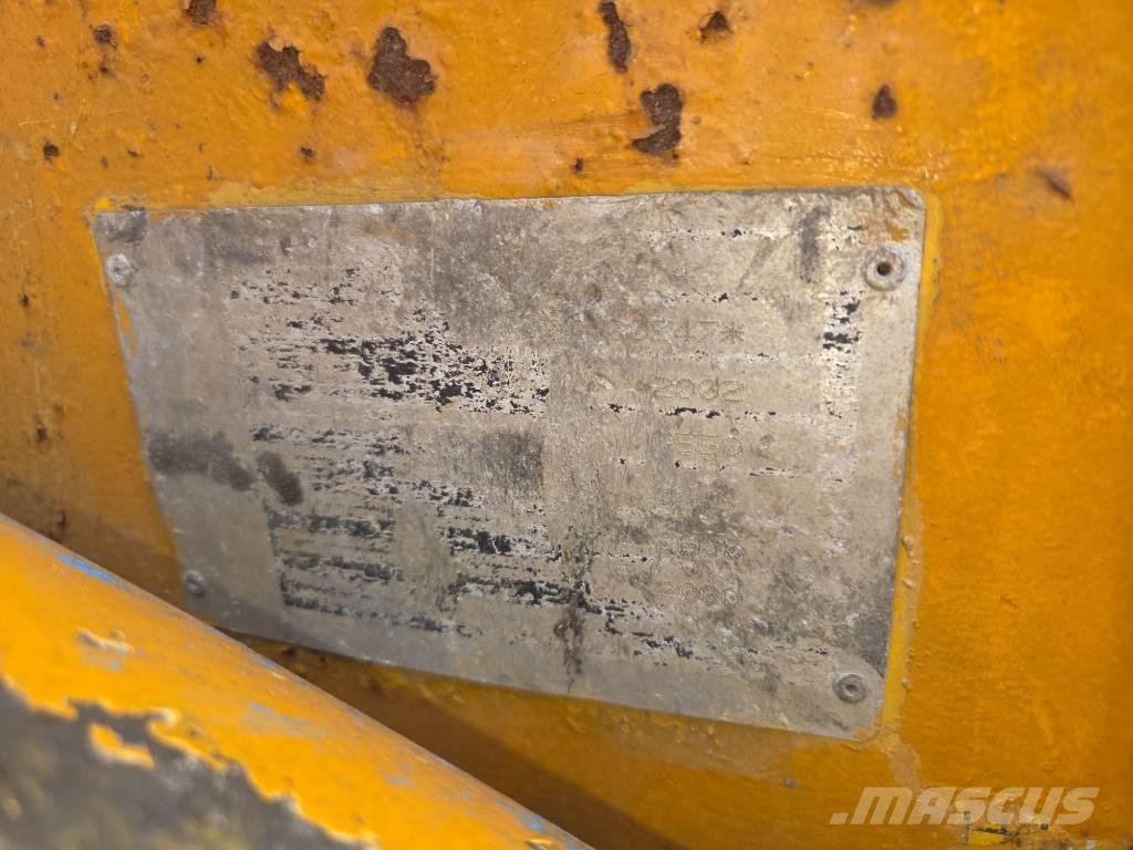 Komatsu SK 714 Skid steer loaders