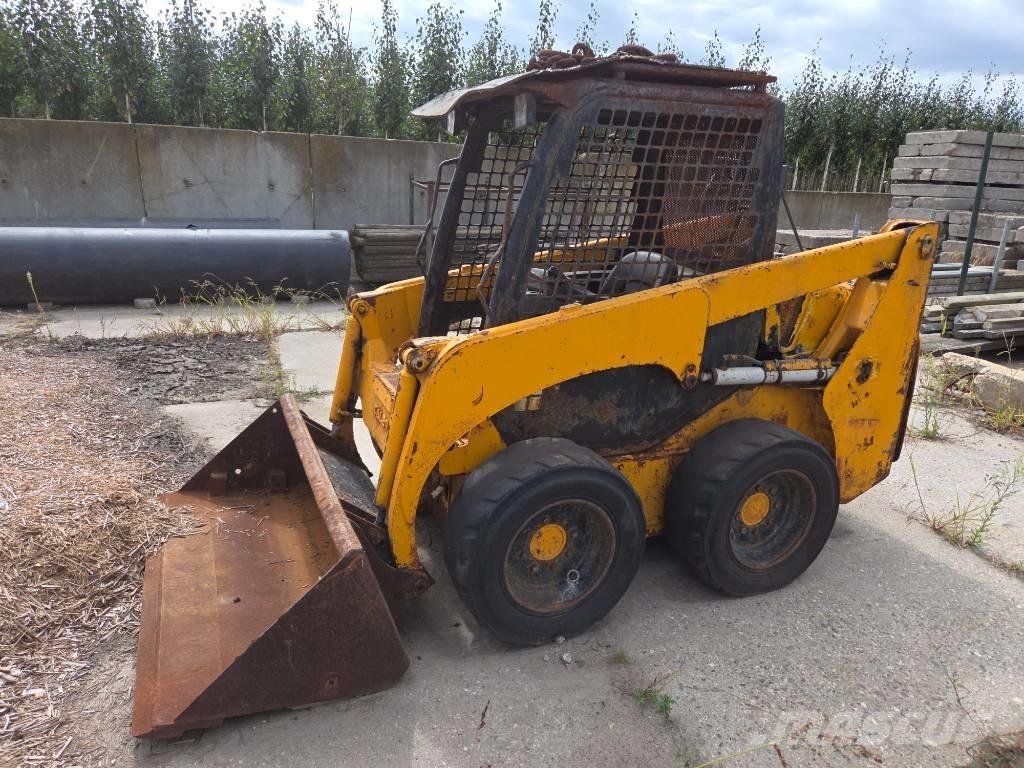 Komatsu SK 714 Skid steer loaders