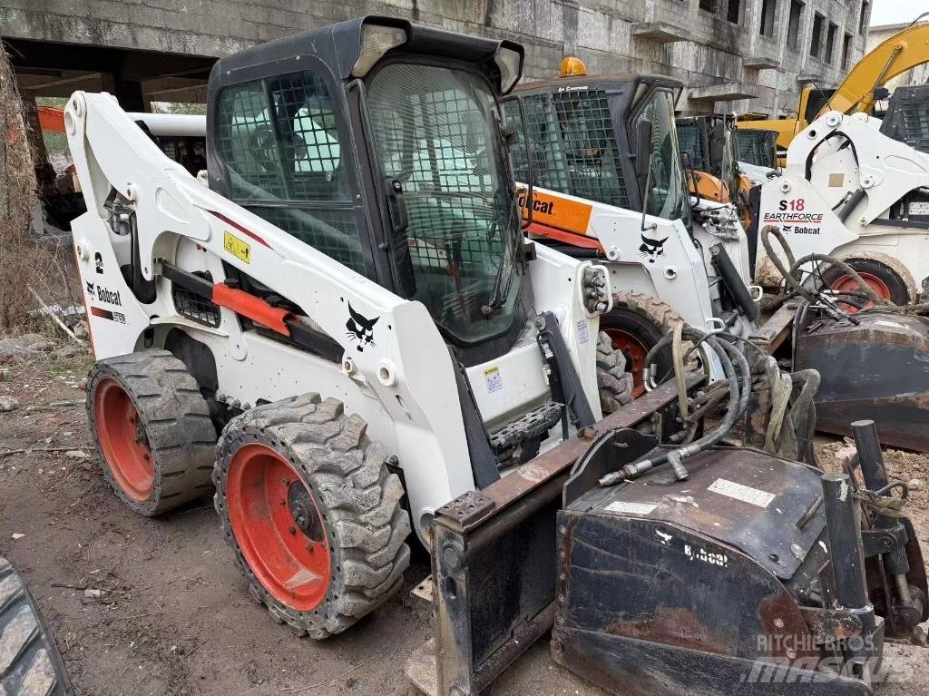 Bobcat S 220 S750 Skid Steer Loaders
