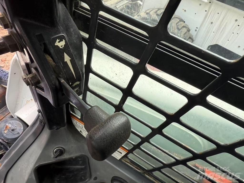 Bobcat S 220 S750 Skid Steer Loaders