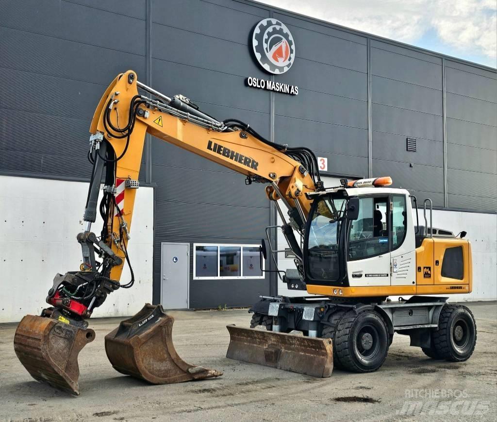 Liebherr A 916 Wheeled Excavators