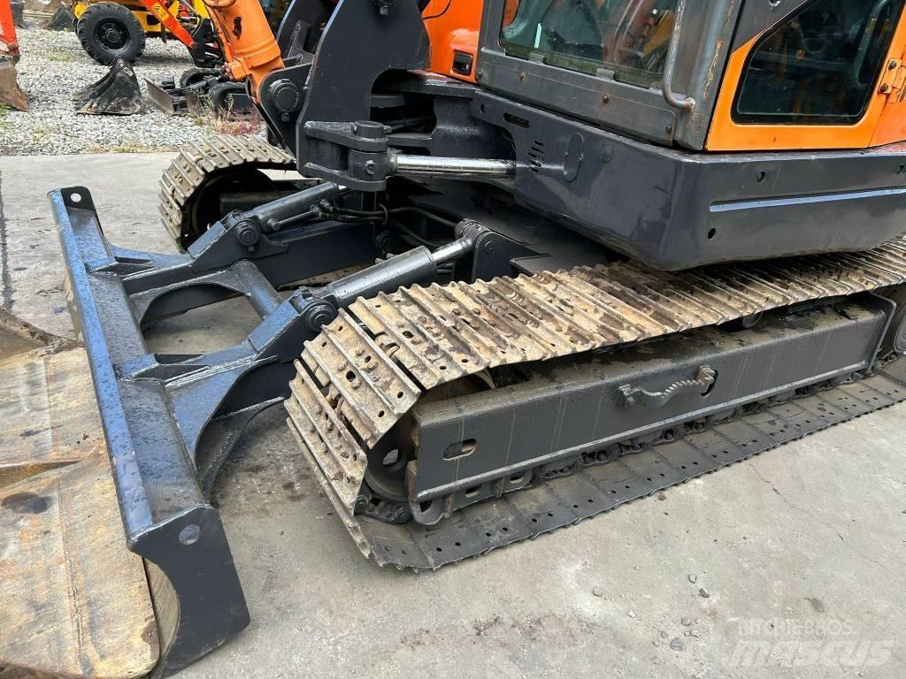 Doosan DX 80 R Mini excavators  7t - 12t