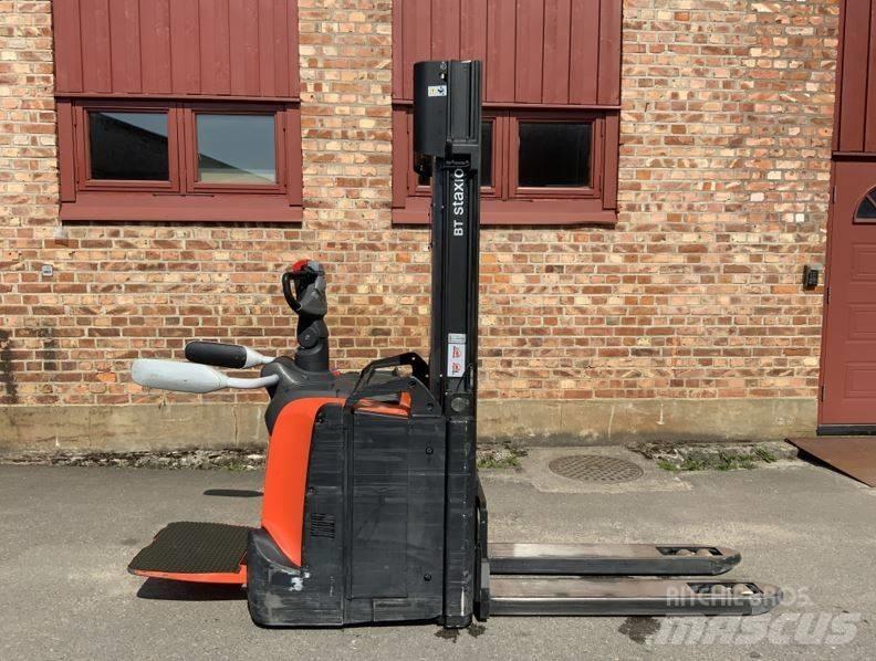 Toyota SPE 120 L Pedestrian stacker