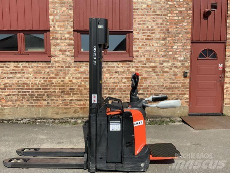 Toyota SPE 120 L Pedestrian stacker