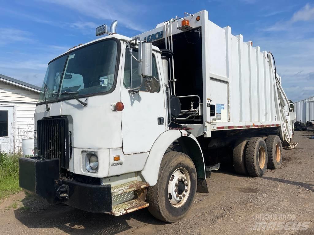 Volvo WX64 Garbage Trucks / Recycling Trucks