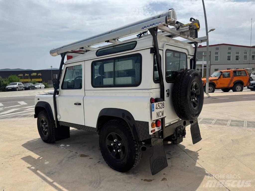 Land Rover Defender Automobiles / SUVS