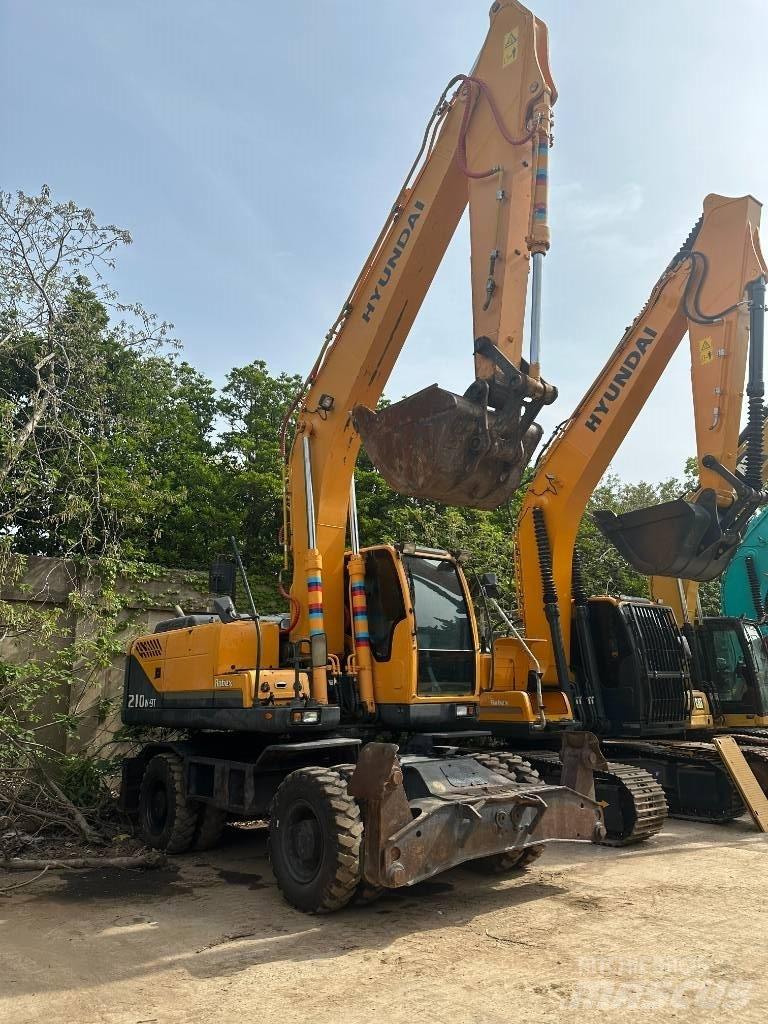 Hyundai R210W-9 Wheeled Excavators
