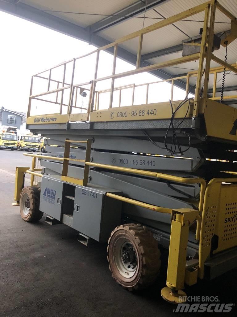 SkyJack SJ 9250 RT Scissor Lifts